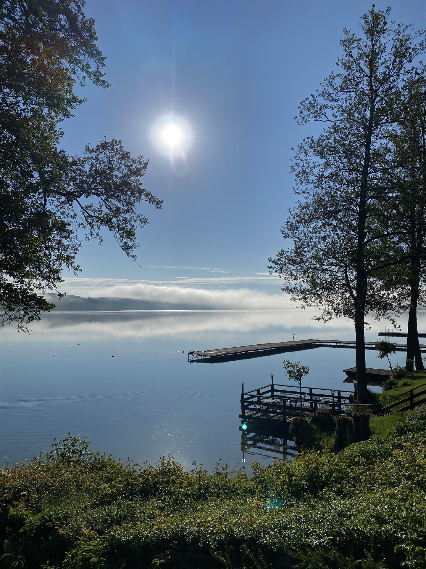 widok na jezioro, pomost